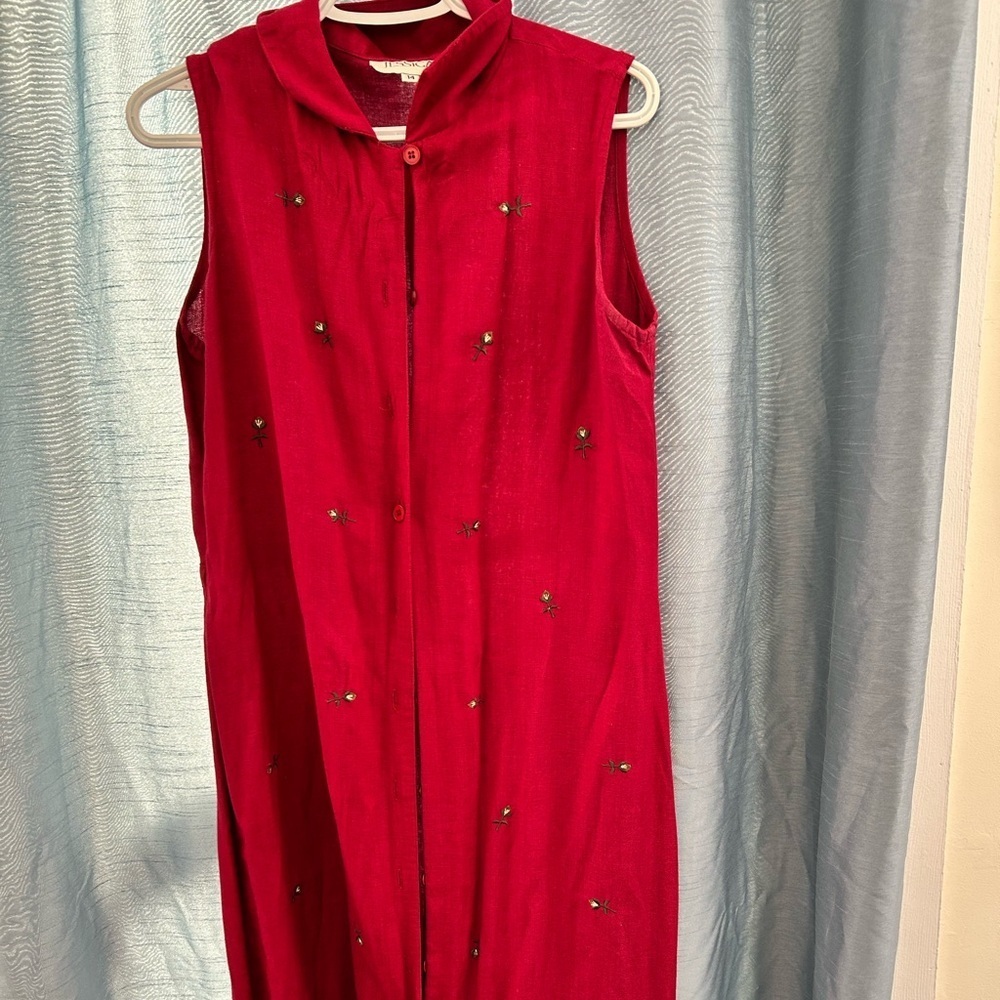 Vintage size 14 Jessica sleeveless button up dress-embroidered flowers- used